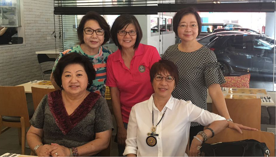 17Nov2016-Lunch with members of the IWC of Sg East