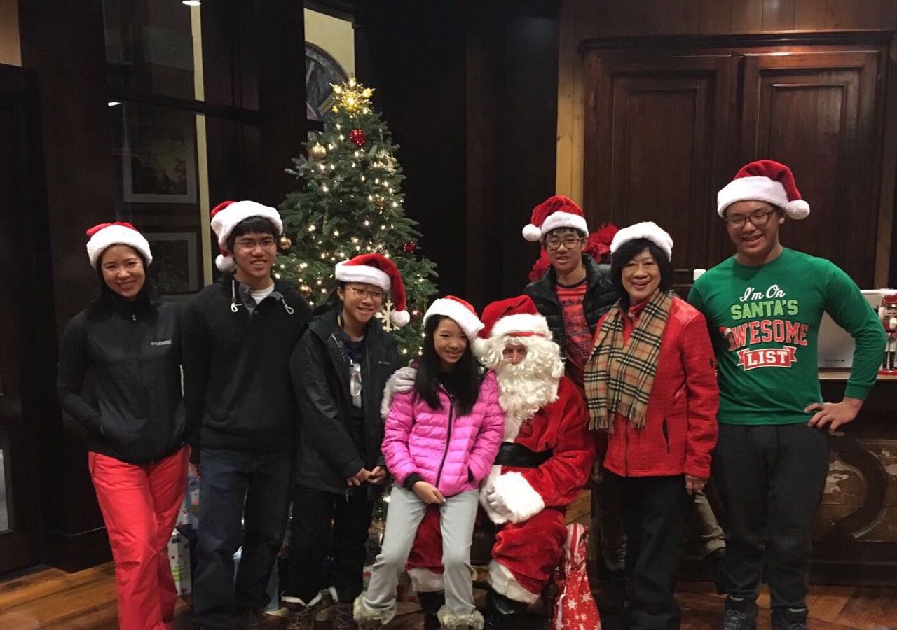 From Lily Ch'ng and family in USA: Merry Christmas to all in District 331, 24 Dec 2016