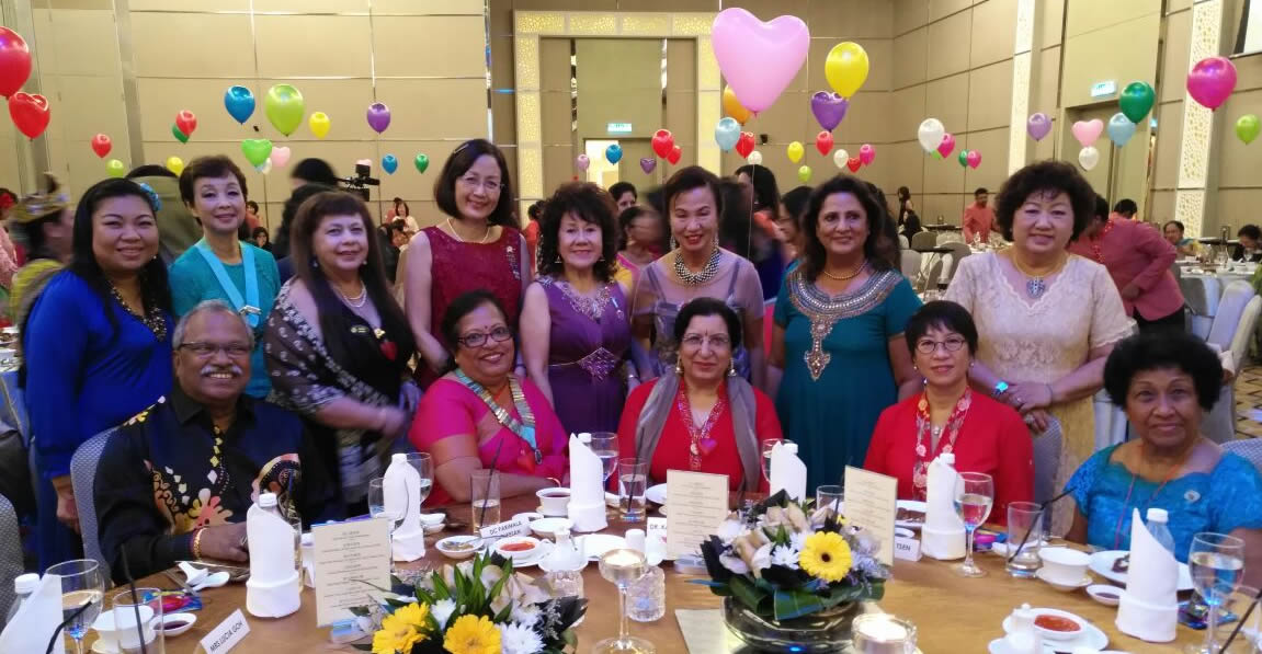 18 March 2017:  Members with IIW VP Kapila Gupta during the AGM Gala Night